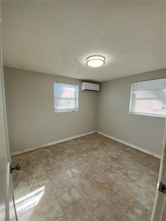 Building Photo - 10109 N 11th St