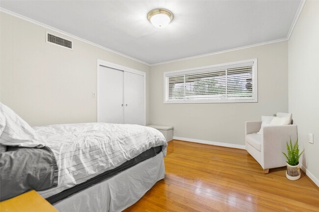 Building Photo - 3641 Deal St