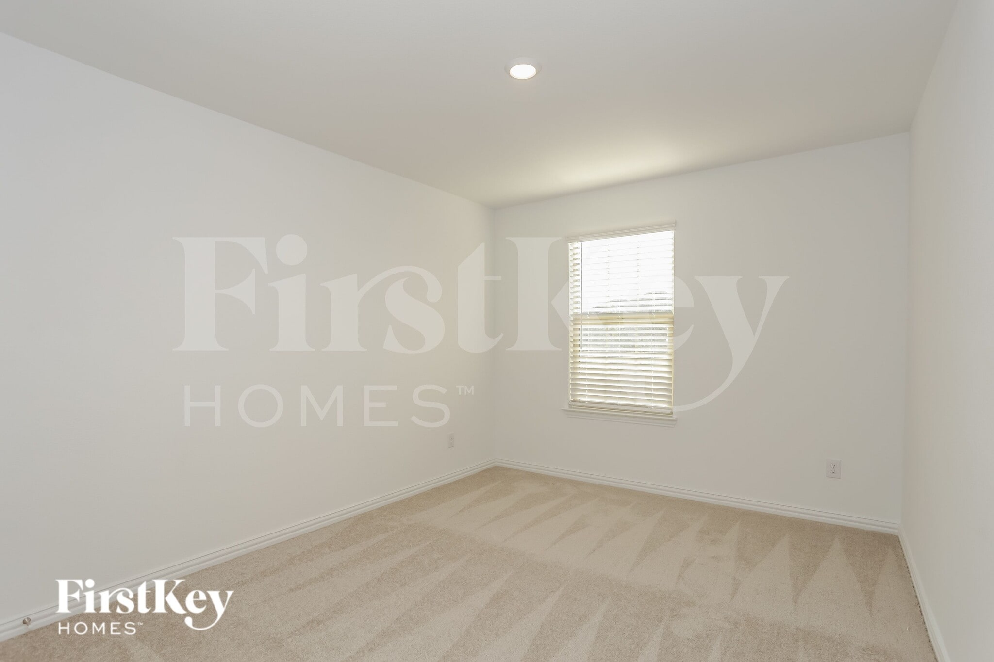 Building Photo - 10105 Elkhorn Dr