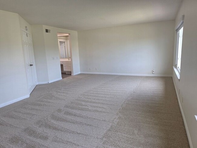 Building Photo - 27875 Avenida Armijo