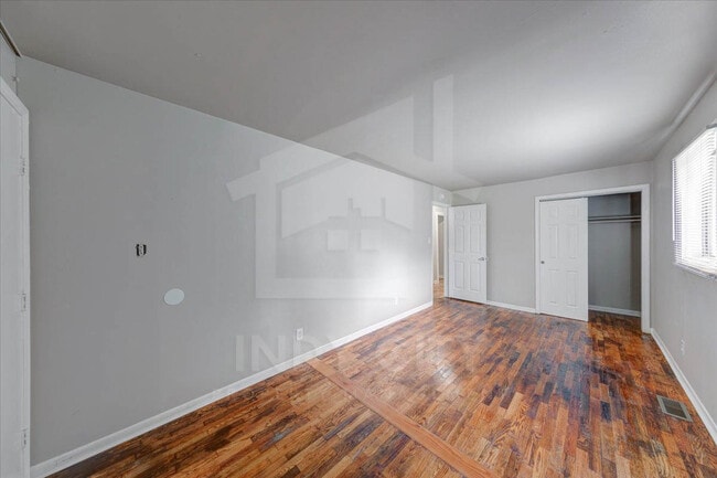 Building Photo - 3305 N Whittier Pl