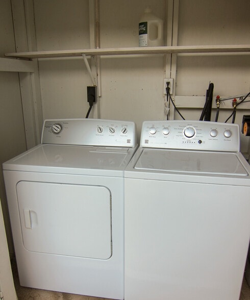 Building Photo - 491 Paumakua Way