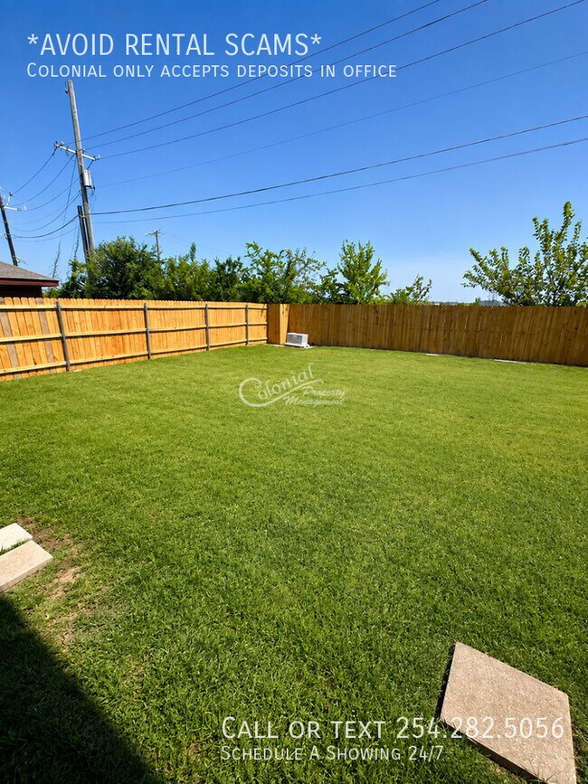 Building Photo - 3805 Woodrow Dr