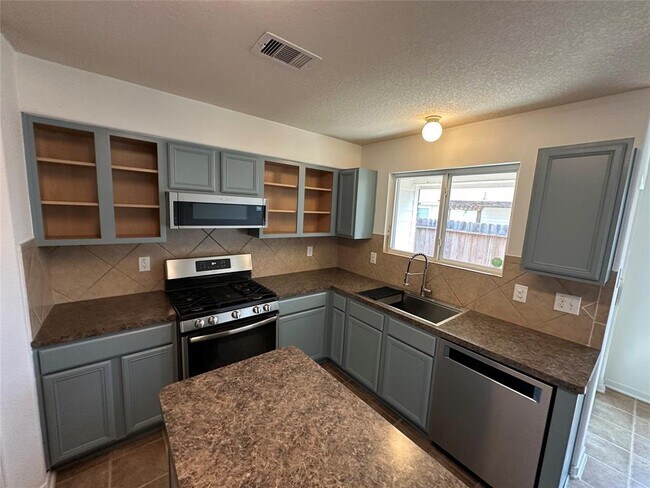 Building Photo - 4918 Fair Oak Dale Ln