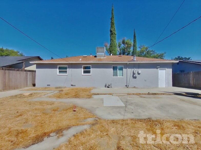 Building Photo - 2316 Viola St