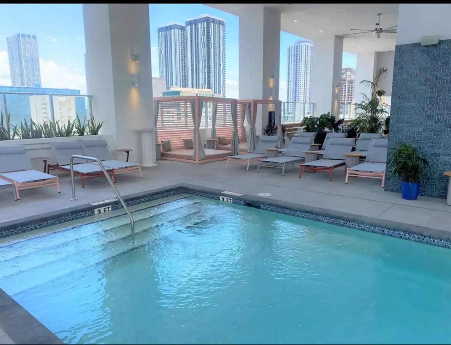 Building Photo - 209 NE 3rd St