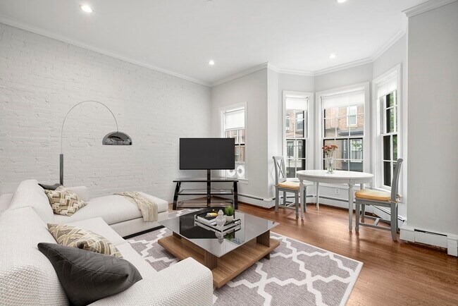 Primary Photo - 11 Dartmouth Pl