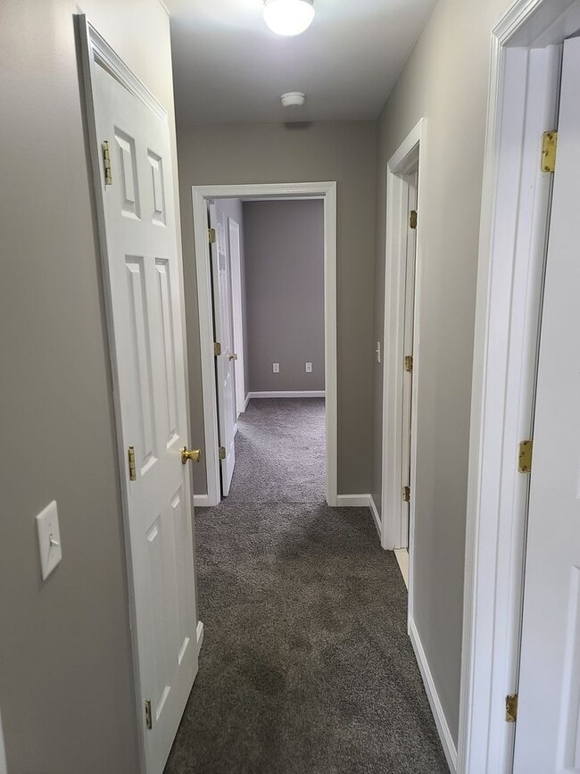 Building Photo - 3 Bedroom 2 1/2 bath Townhome for Rent in Waynesboro