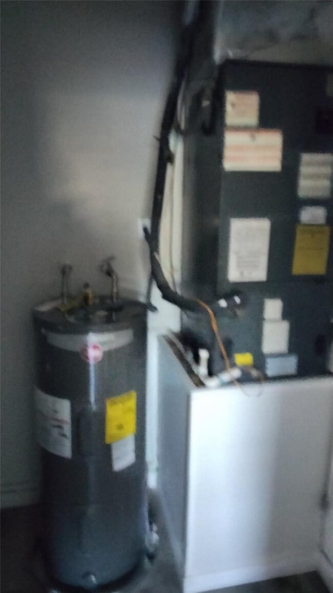 Building Photo - 312 Carissa Dr