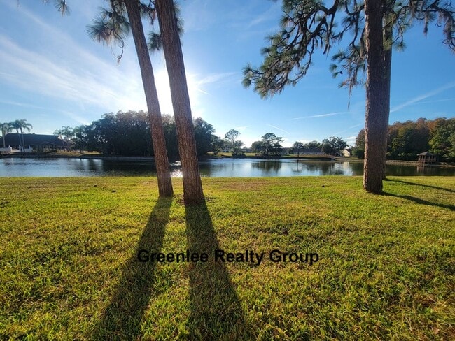 Building Photo - Beautiful 2 Bedroom / 2 Bathroom Waterfront End Unit in Heritage Lake (55+ Community)