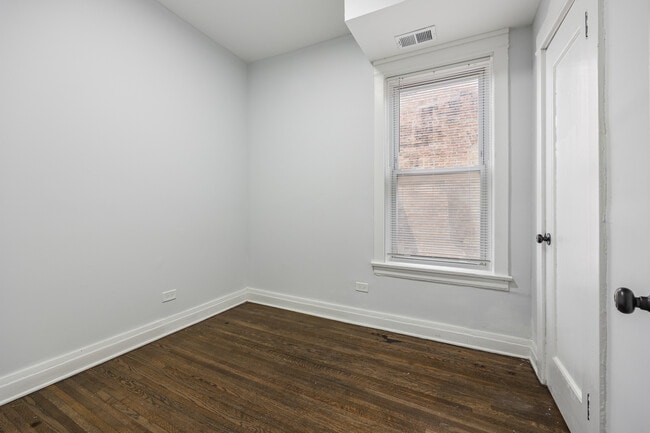 Building Photo - 5439 S Indiana Ave