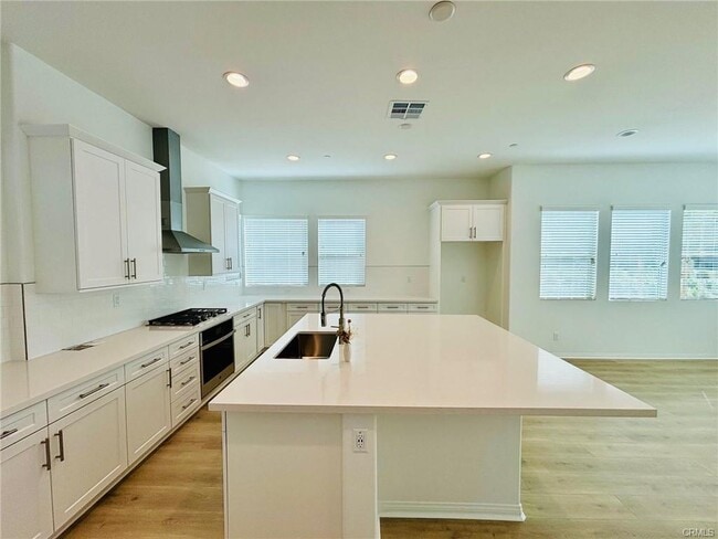 Building Photo - 27366 Hyland Ct