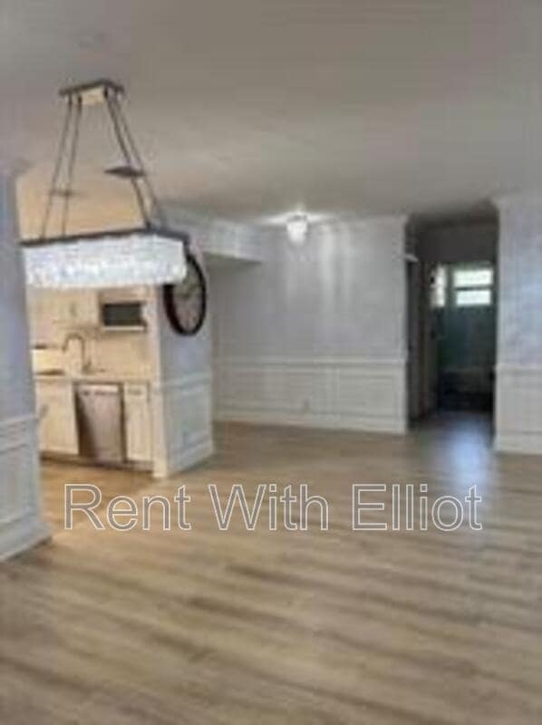 Building Photo - 655 SW 111th Way