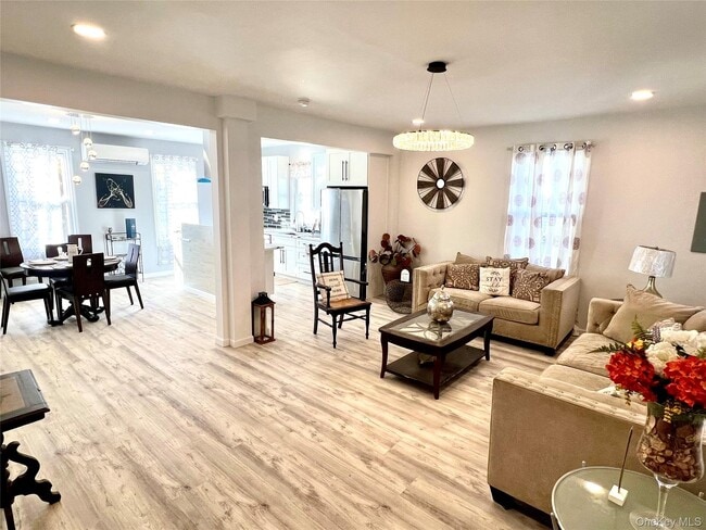 Building Photo - 126 W Main St