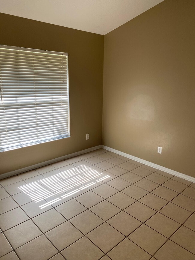 Building Photo - 10247 Northglen Drive