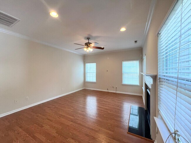 Building Photo - 10501 Dominion Village Dr