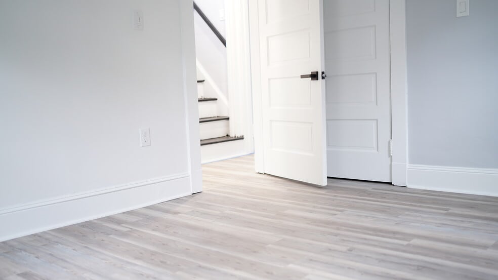 Building Photo - 3370 Parkview Ave