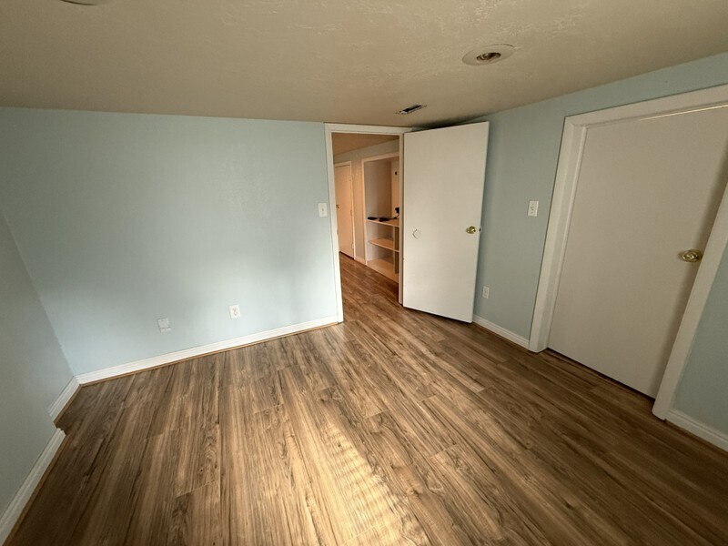 Building Photo - 2713 S 900 E
