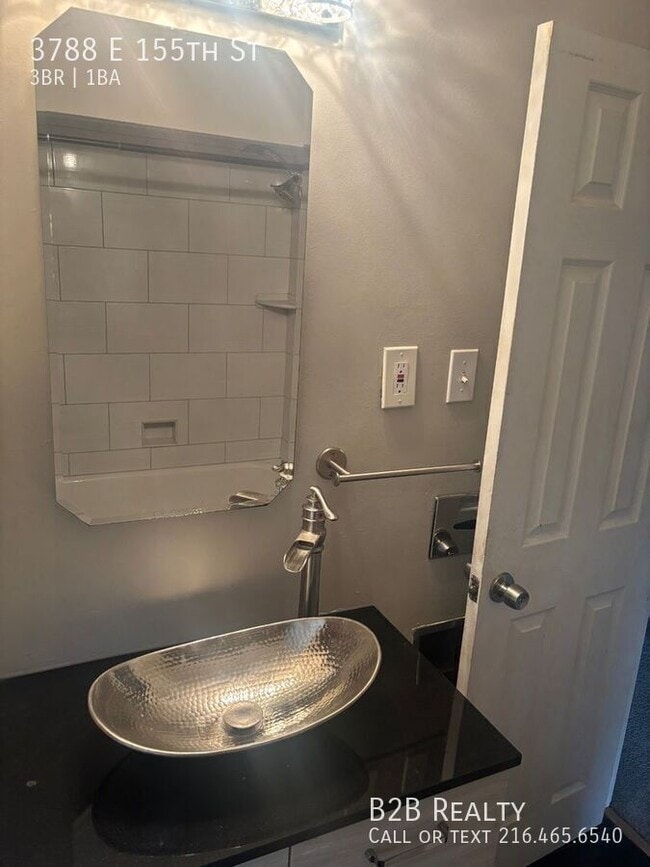 Building Photo - 3788 E 155th St