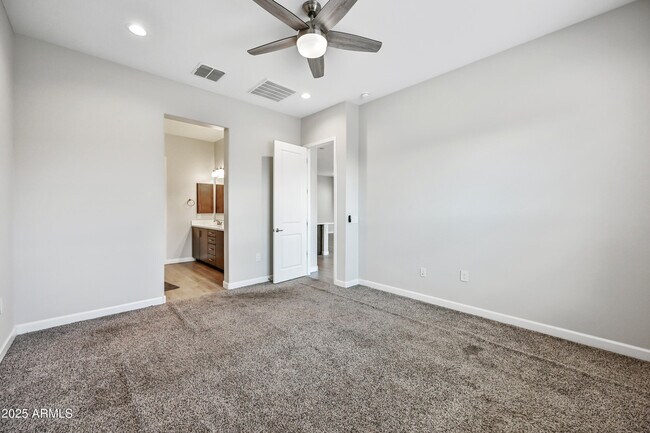 Building Photo - 2320 E Saguaro Park Ln