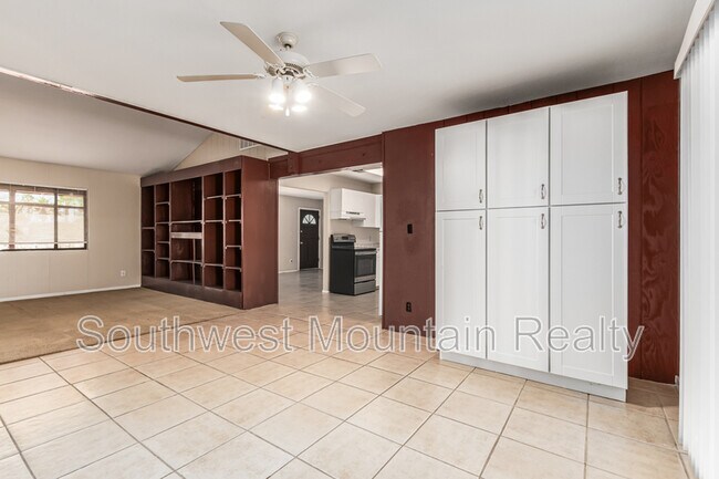 Building Photo - 10546 E Boise St