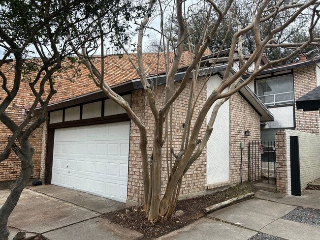 Primary Photo - Enjoy a convenient and stylish living!
