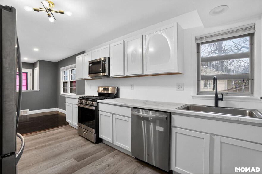 Building Photo - 6502 Parkway Ct