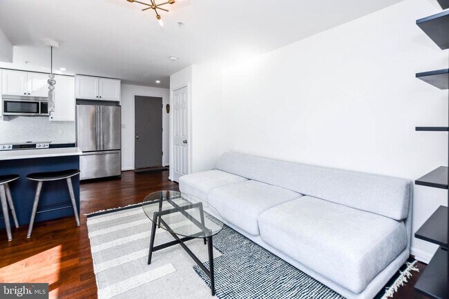 Building Photo - 1386 Bryant St NE