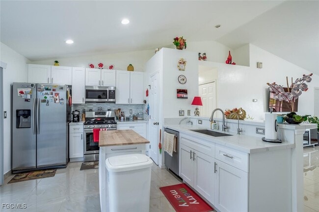 Building Photo - 1228 NW 14th Pl