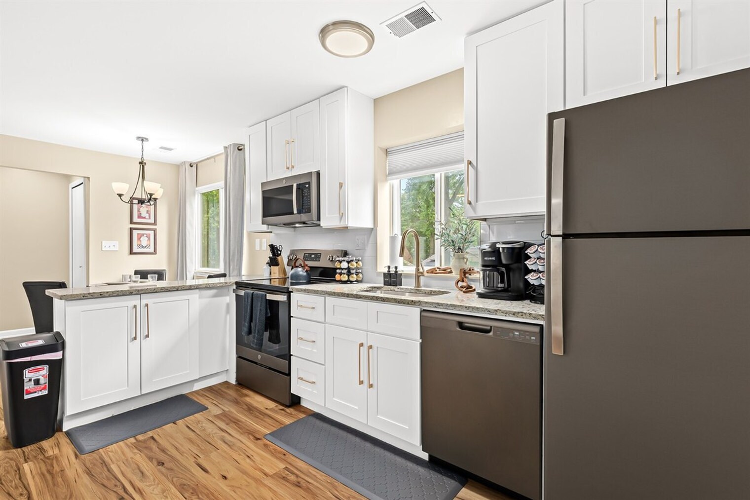 Building Photo - 18419 Sharon Ln