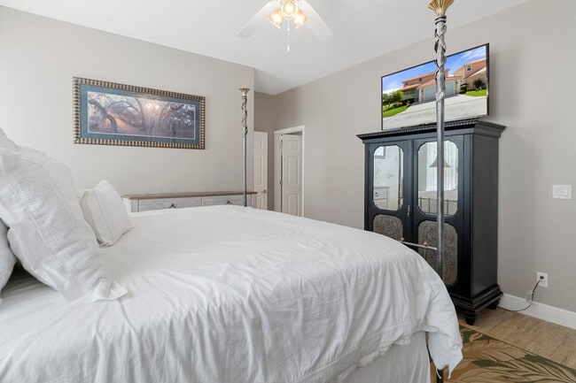 Building Photo - 4 Waterside St