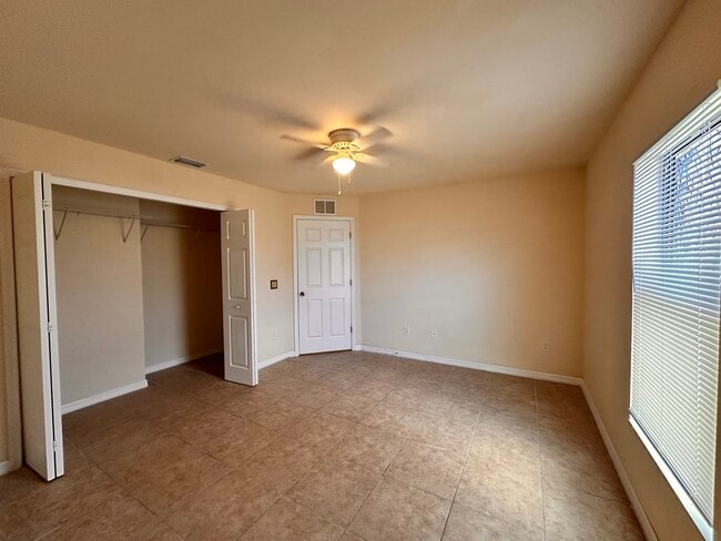 Building Photo - 148 SW 47th Terrace