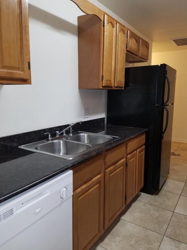 Building Photo - November Movein