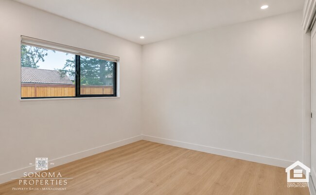 Building Photo - Modern Downstairs 2-Bedroom Unit Minutes from Sonoma Plaza