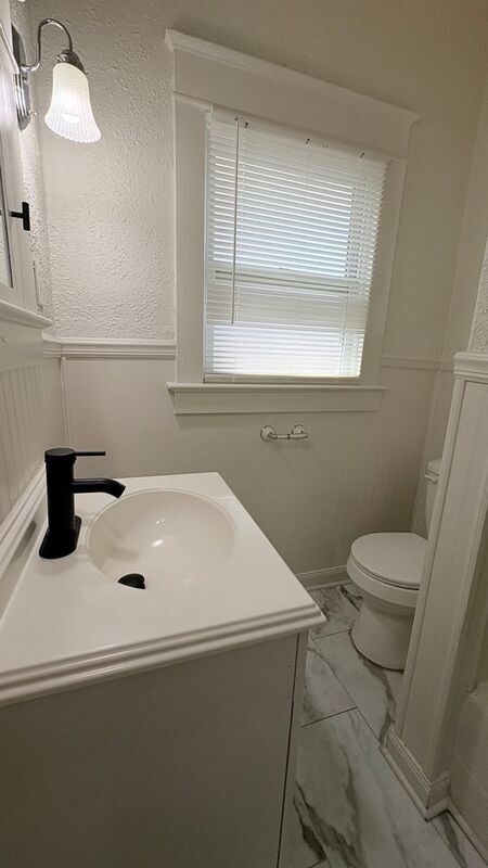 Building Photo - 201 S Crysler Ave