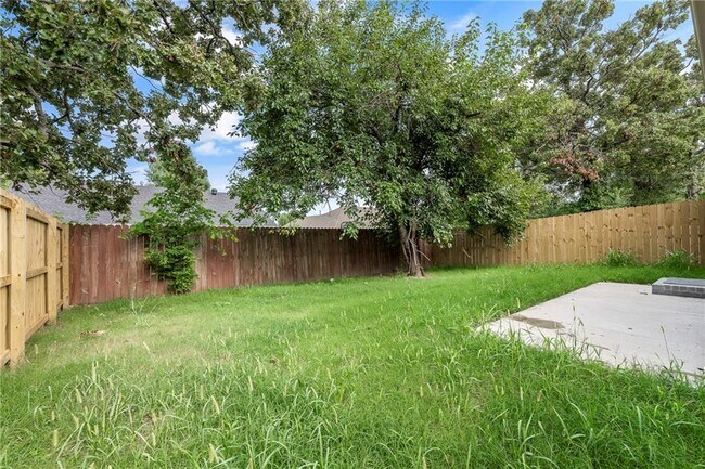 Building Photo - 652 Sun Meadows Loop