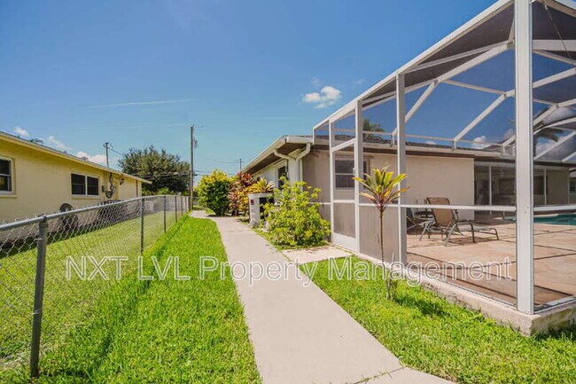 Building Photo - 403 SE 33rd Terrace