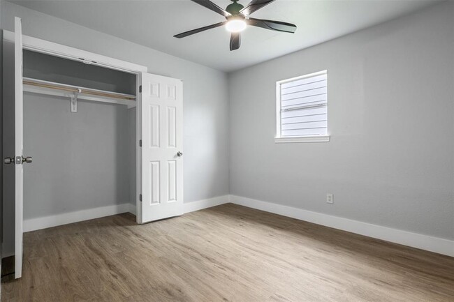 Building Photo - 2207 Mykawa Rd