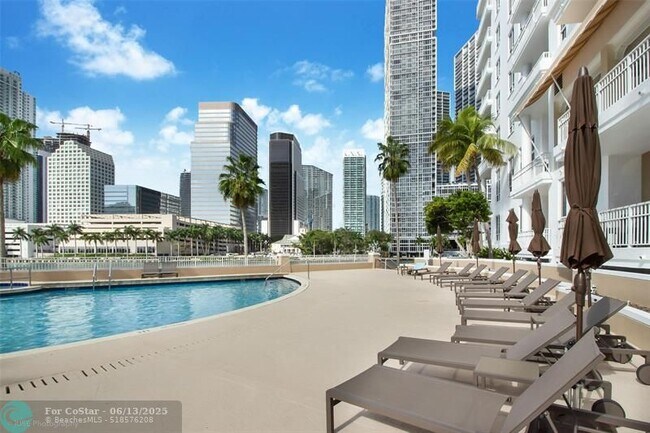 Building Photo - 701 Brickell Key Blvd