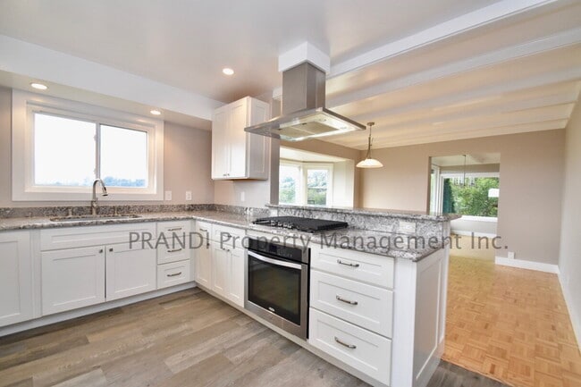 Building Photo - Country Club San Rafael Home with Pool and...