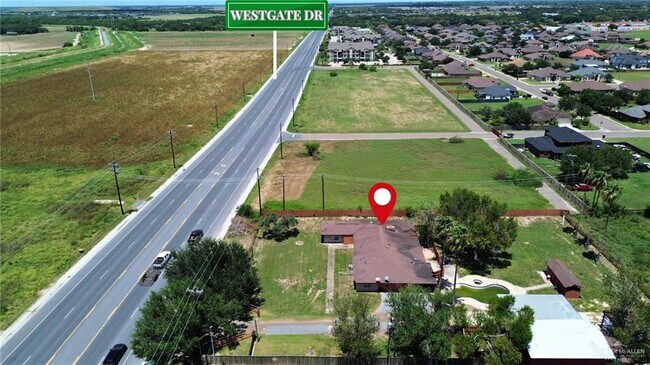 Building Photo - 3208 N Westgate Dr