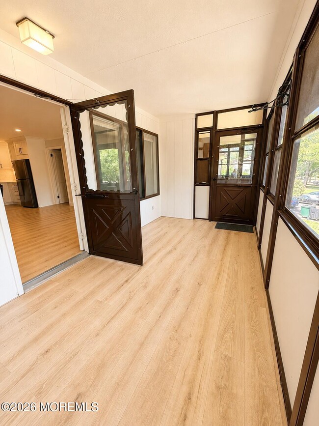 Building Photo - 105 Amberly Dr