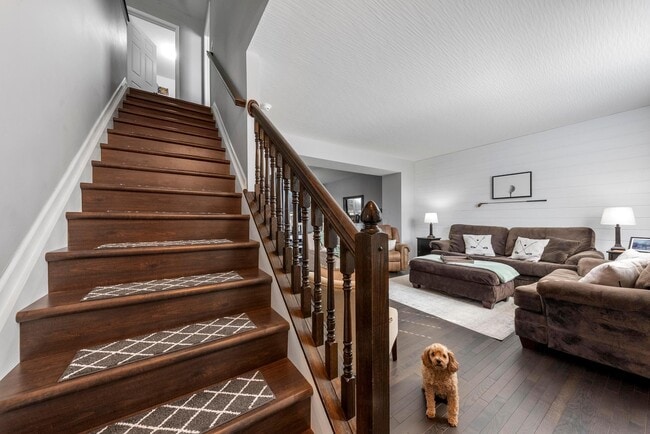 Building Photo - 9282 Weigela Ct