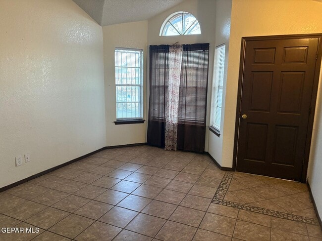 Building Photo - 7142 Dale Rd