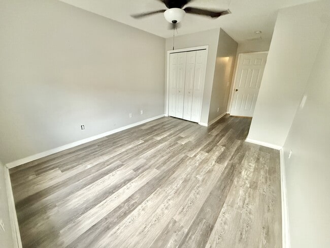 Building Photo - 609 Cresting Oak Cir