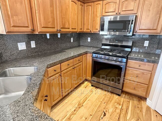 Building Photo - 538 E Halpin Dr