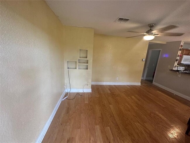 Building Photo - 850 E 19th St