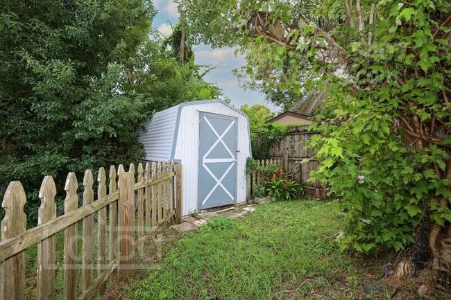Building Photo - 3392 Bougainvillea Dr