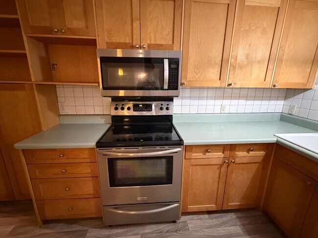 Building Photo - AUGUST RENT SPECIAL! 2 Bed, 1 Bath Home Available in Greenville
