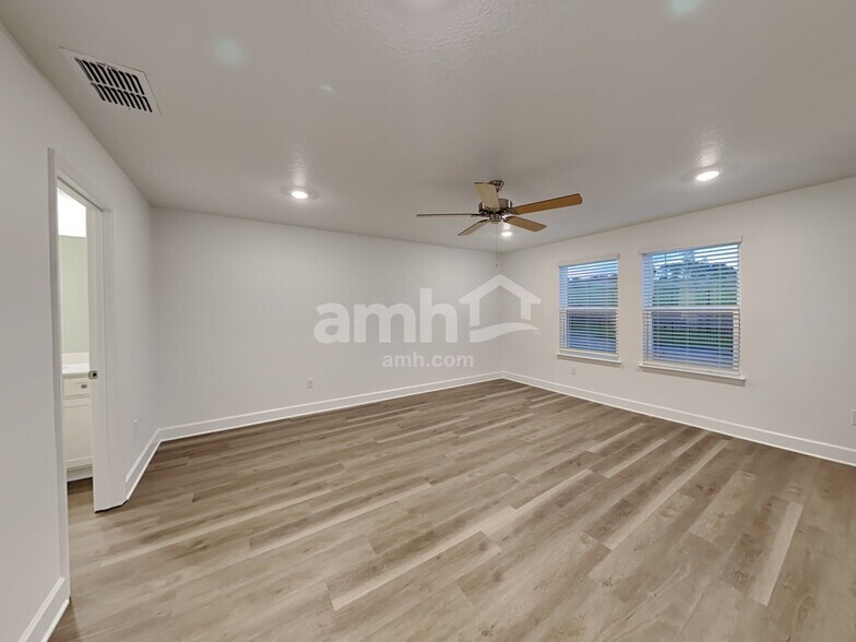 Building Photo - 37837 Dusty Saddle Ln